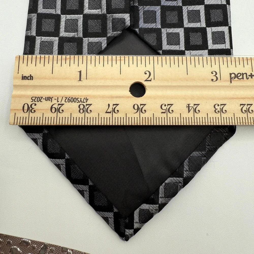 Kenneth Cole Reaction Mens Black Geometric Silk Necktie‎ Tie